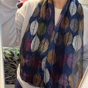 *NEW NO TAG* Colorful Leaf Pattern Scarf